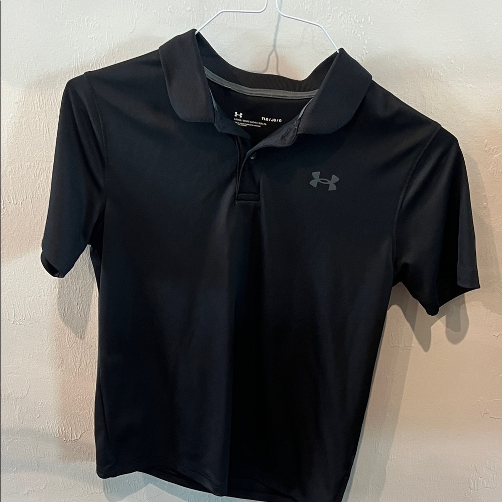 Under Armour Black Athletic Polo boy’s size Large